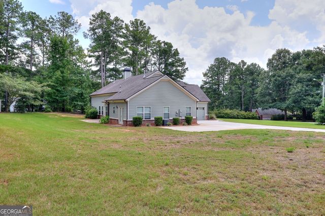 1414 Maple Cove Lane, Loganville, GA 30052
