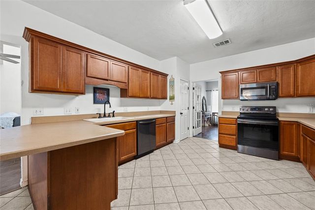 497 SW SUNDAY GLEN, Lake City, FL 32024
