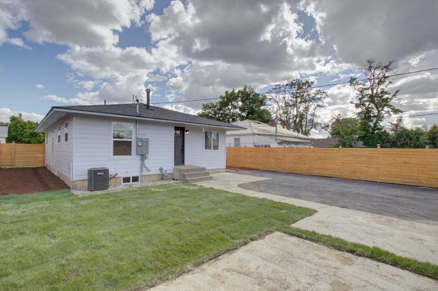 2307 E Nebraska Ave, Spokane, WA 99208