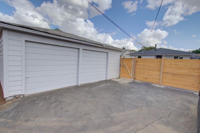 2307 E Nebraska Ave, Spokane, WA 99208