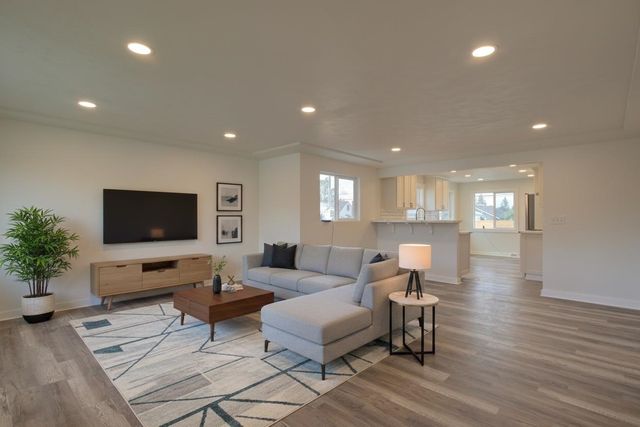 2307 E Nebraska Ave, Spokane, WA 99208
