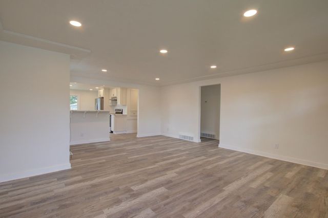 2307 E Nebraska Ave, Spokane, WA 99208