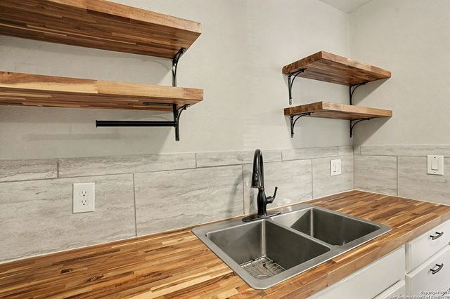 446 Glendale Ave, San Antonio, TX 78237