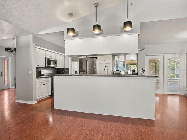 2124 VELVET WAY, Lakeland, FL 33811