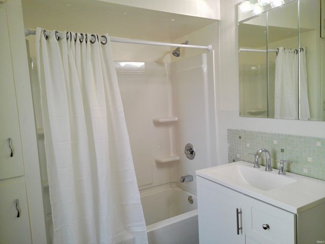 1133 N Brookfield Street, South Bend, IN 46628