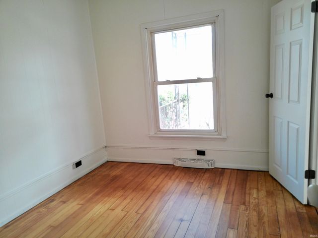 1133 N Brookfield Street, South Bend, IN 46628