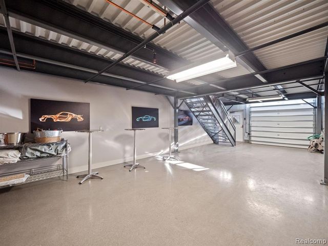 68 Pit Lane, Pontiac, MI 48341