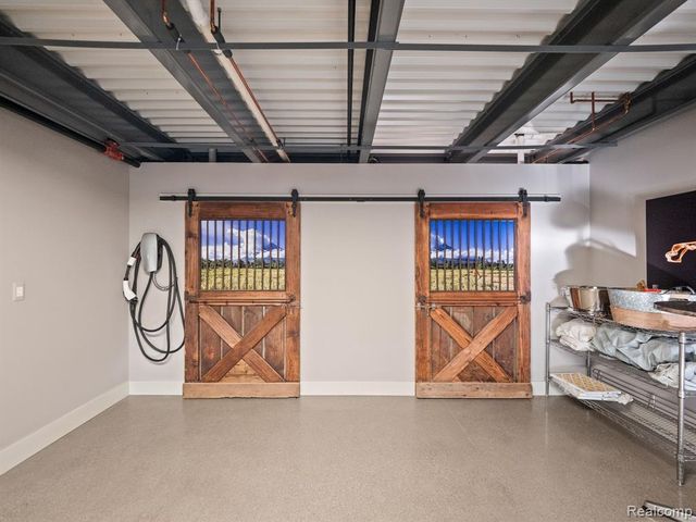 68 Pit Lane, Pontiac, MI 48341