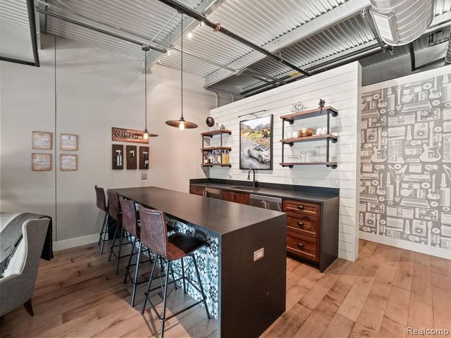 68 Pit Lane, Pontiac, MI 48341