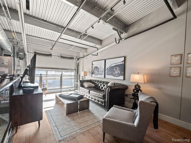 68 Pit Lane, Pontiac, MI 48341