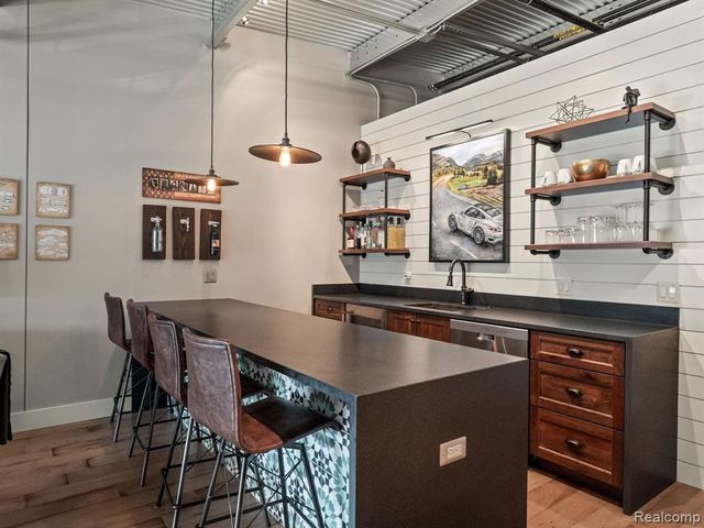 68 Pit Lane, Pontiac, MI 48341