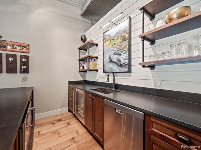 68 Pit Lane, Pontiac, MI 48341