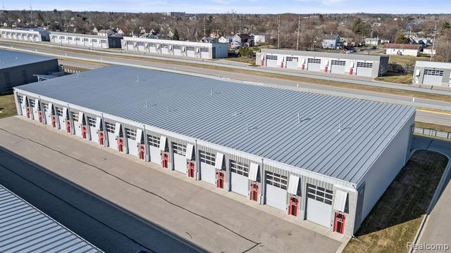 68 Pit Lane, Pontiac, MI 48341