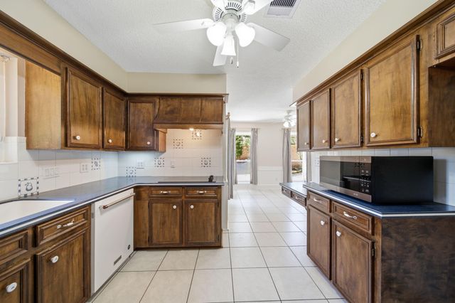 626 Magic Oaks Drive, Spring, TX 77388