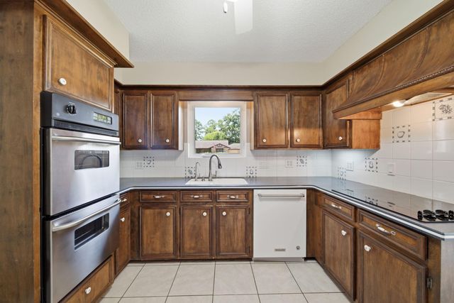 626 Magic Oaks Drive, Spring, TX 77388