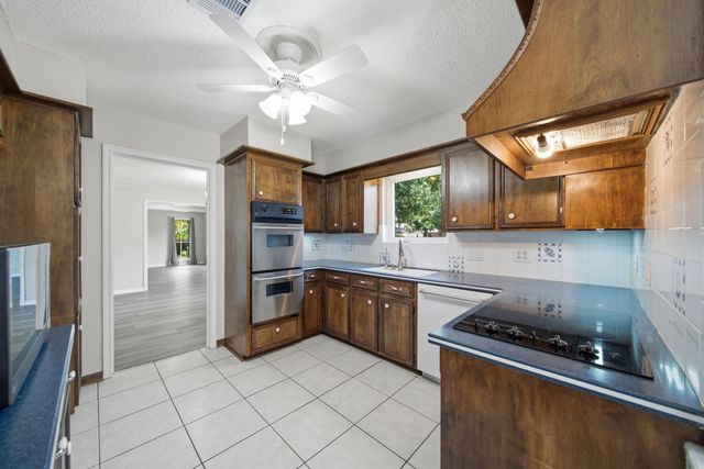 626 Magic Oaks Drive, Spring, TX 77388