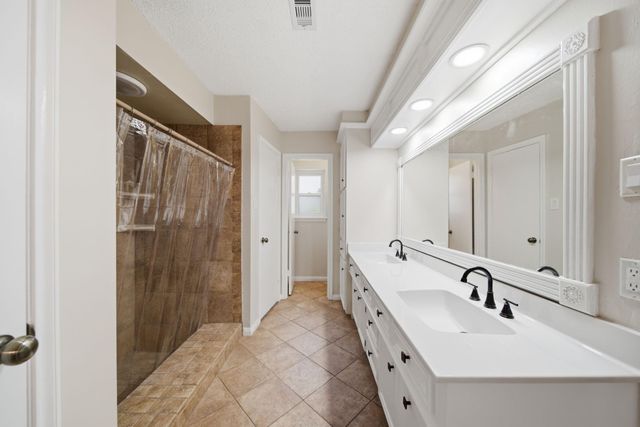 626 Magic Oaks Drive, Spring, TX 77388