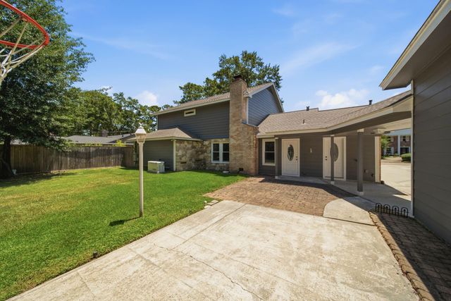 626 Magic Oaks Drive, Spring, TX 77388