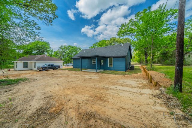 101 Bayside Drive, Malakoff, TX 75148