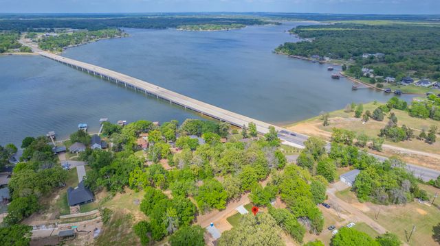 101 Bayside Drive, Malakoff, TX 75148