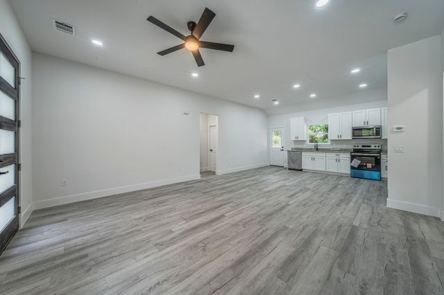 101 Bayside Drive, Malakoff, TX 75148