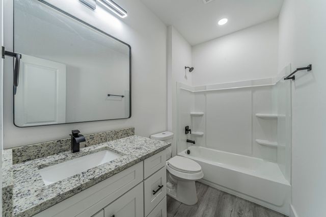 101 Bayside Drive, Malakoff, TX 75148