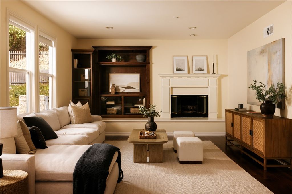 Image 11 of property listing at 3519 Folkstone Court, Burbank, CA 91504