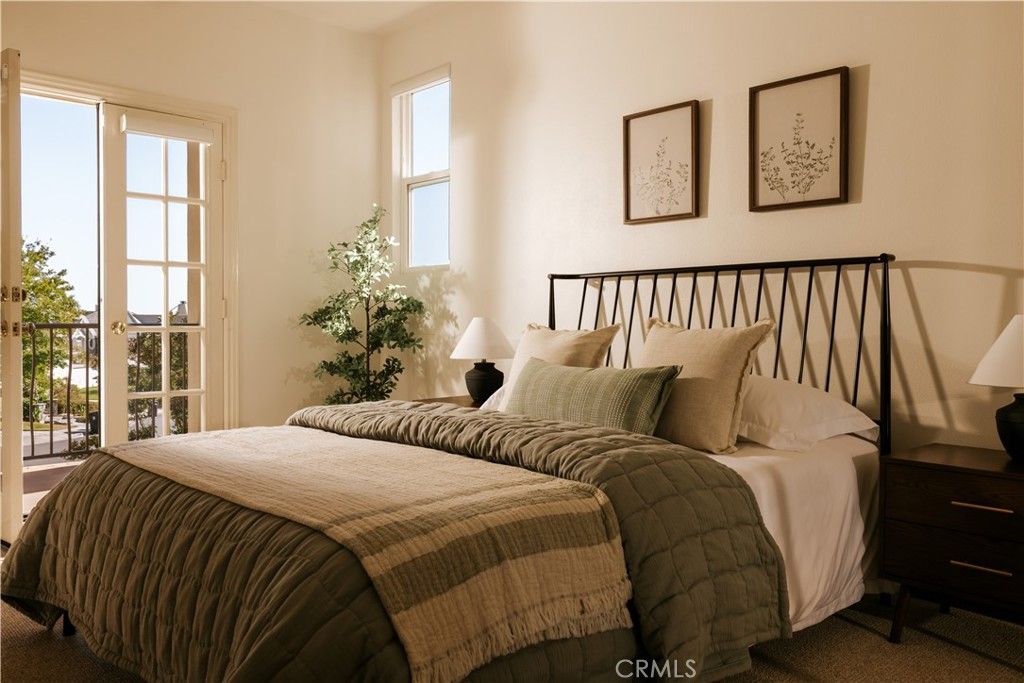 Image 20 of property listing at 3519 Folkstone Court, Burbank, CA 91504