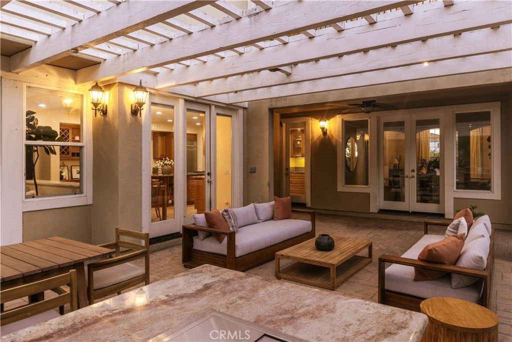 Image 29 of property listing at 3519 Folkstone Court, Burbank, CA 91504