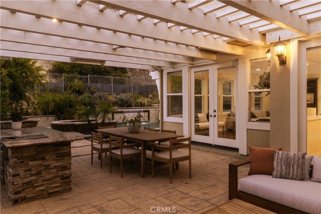 Image 30 of property listing at 3519 Folkstone Court, Burbank, CA 91504