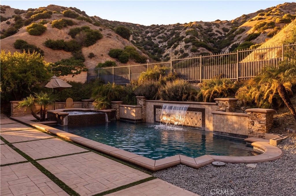 Image 32 of property listing at 3519 Folkstone Court, Burbank, CA 91504
