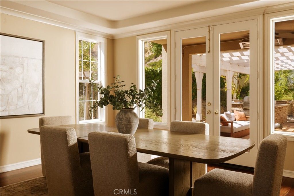 Image 5 of property listing at 3519 Folkstone Court, Burbank, CA 91504