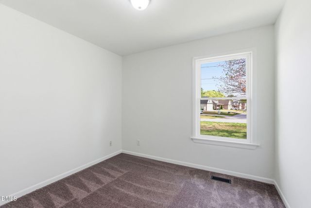 945 Old School Road, Four Oaks, NC 27524