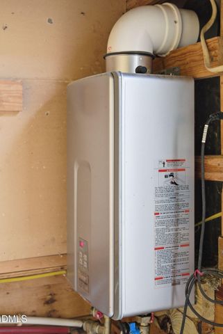 945 Old School Road, Four Oaks, NC 27524