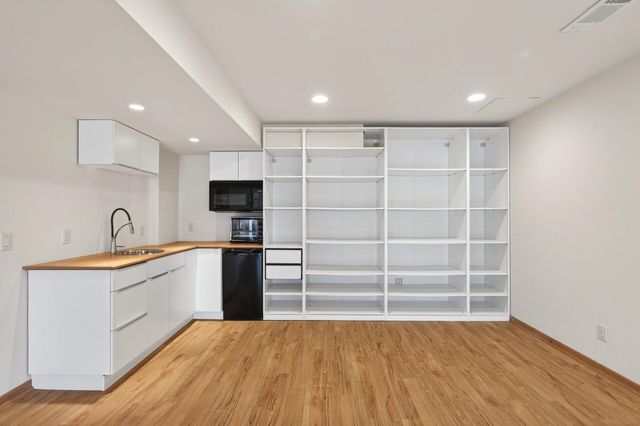 6 Pine Valley Drive, Dellwood, MN 55110