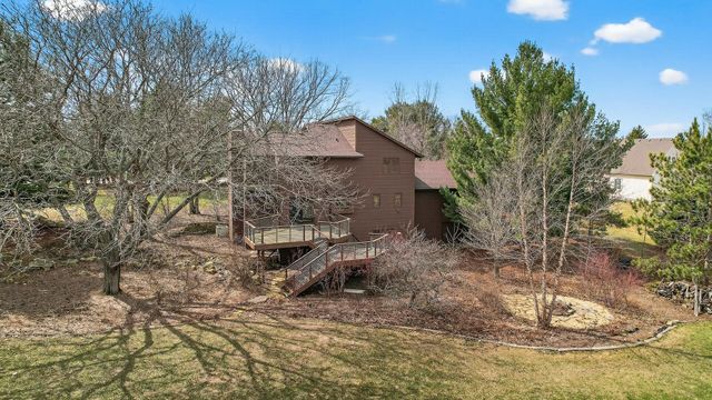 6 Pine Valley Drive, Dellwood, MN 55110