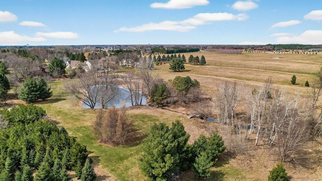 6 Pine Valley Drive, Dellwood, MN 55110