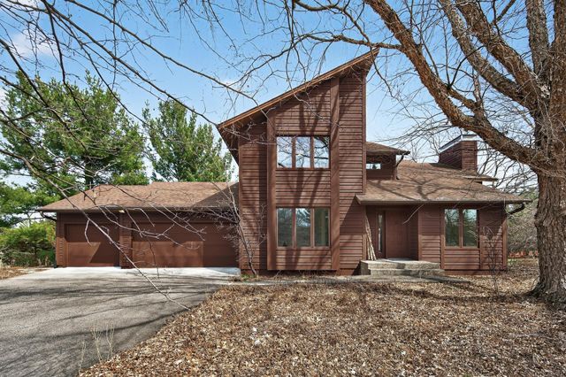 6 Pine Valley Drive, Dellwood, MN 55110