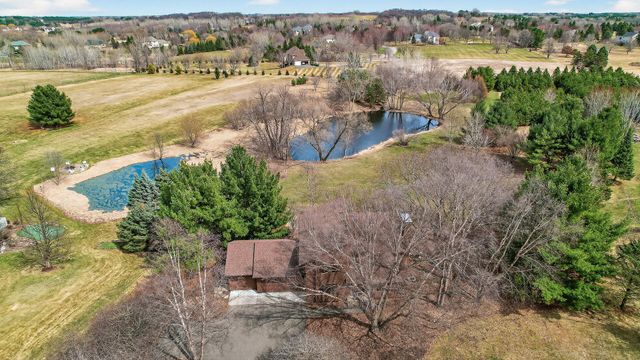 6 Pine Valley Drive, Dellwood, MN 55110