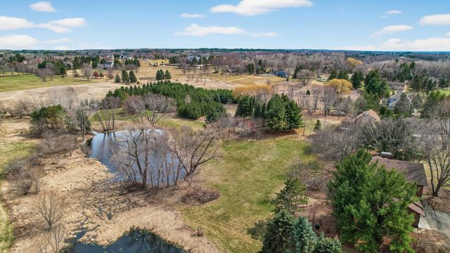 6 Pine Valley Drive, Dellwood, MN 55110