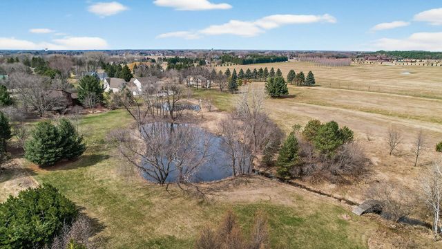 6 Pine Valley Drive, Dellwood, MN 55110