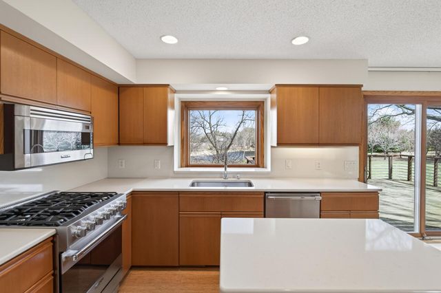 6 Pine Valley Drive, Dellwood, MN 55110