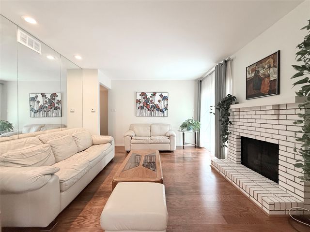 6900 Skillman Street 205, Dallas, TX 75231