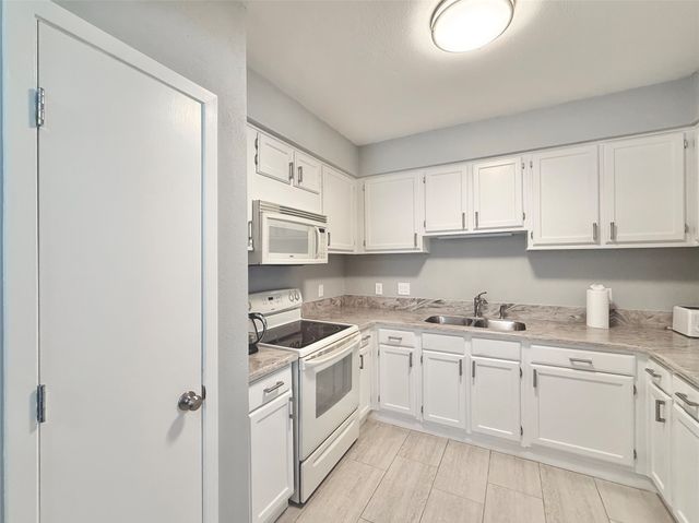 6900 Skillman Street 205, Dallas, TX 75231