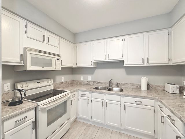 6900 Skillman Street 205, Dallas, TX 75231