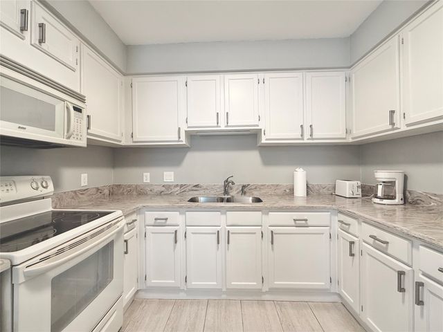 6900 Skillman Street 205, Dallas, TX 75231