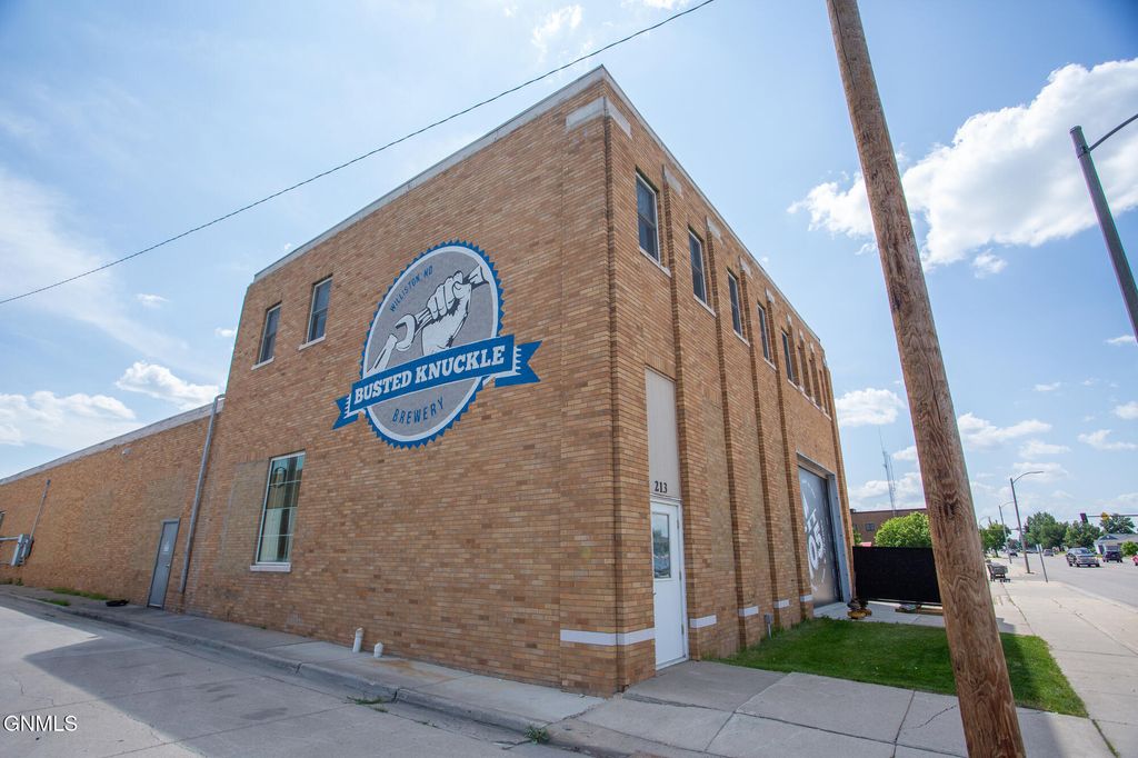 213 11th Street W, Williston, ND 58801