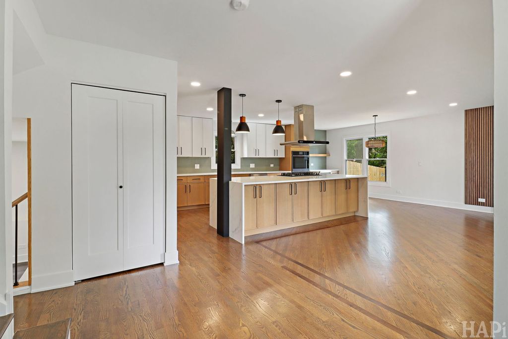 62 E Fox Hill Drive, Buffalo Grove, IL 60089 — photo 3