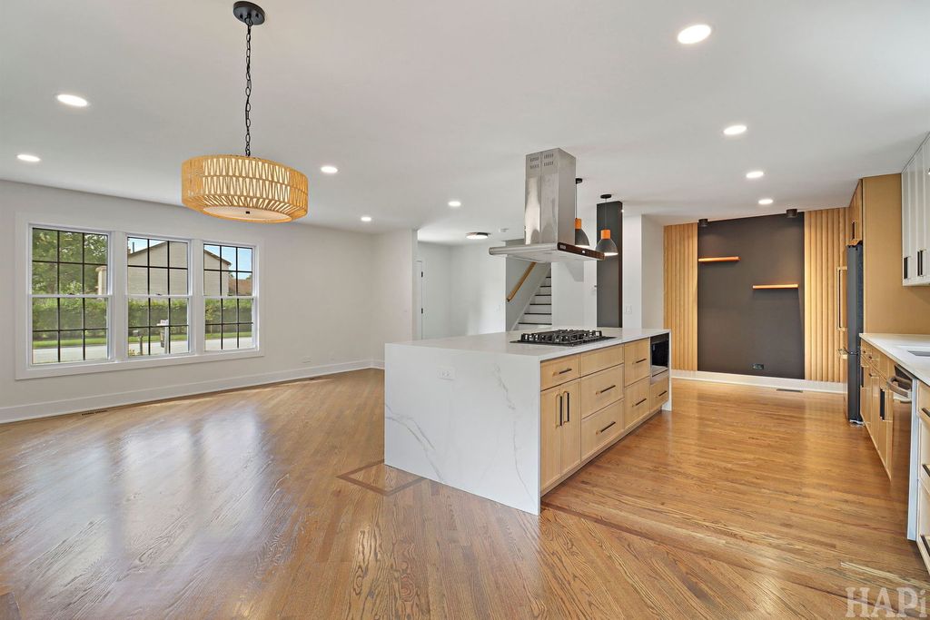 62 E Fox Hill Drive, Buffalo Grove, IL 60089 — photo 4