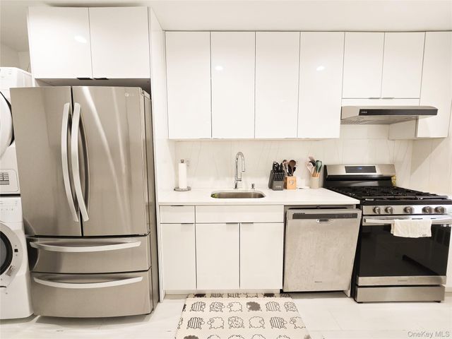 251-49 61 Avenue 1 Floor, Little Neck, NY 11362